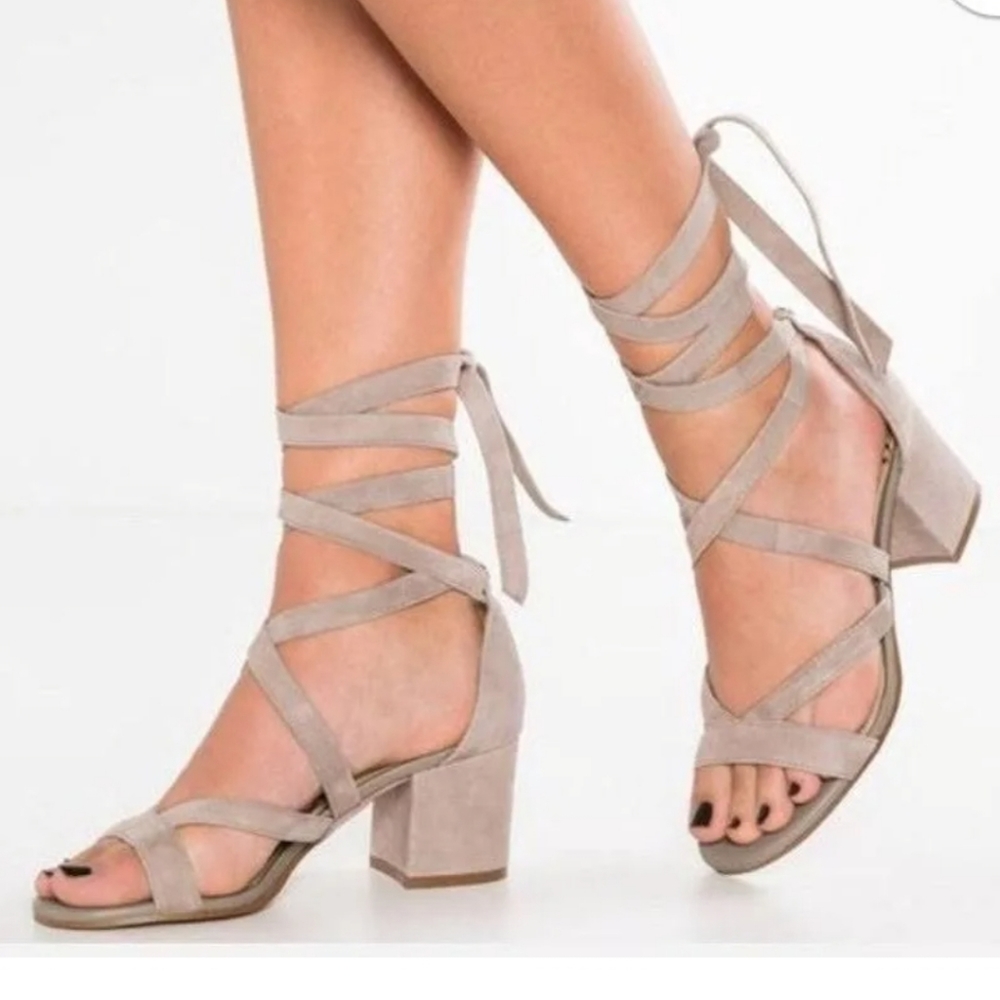 Sam Edelman Grey Suede Shoe size 4